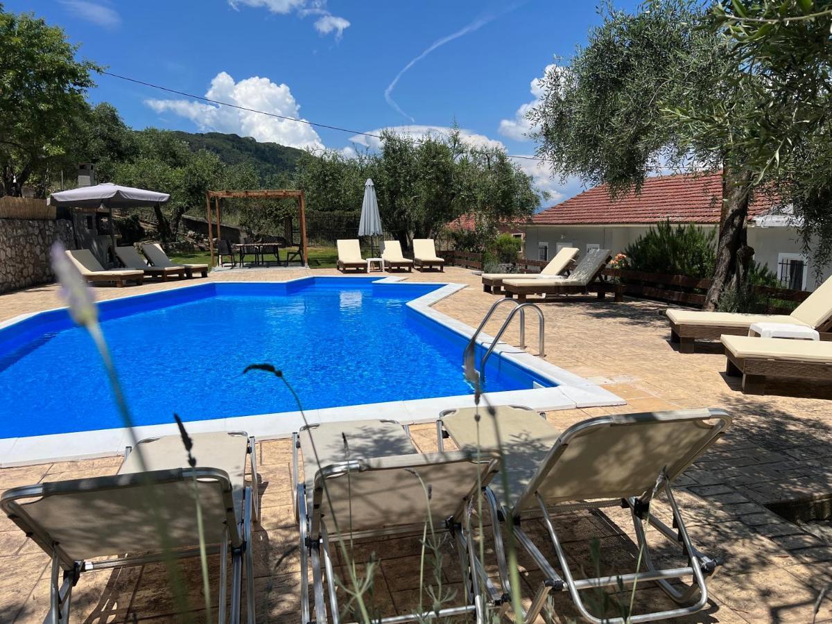 Olive Grove Poolside Apartments Μπενίτσες Εξωτερικό φωτογραφία